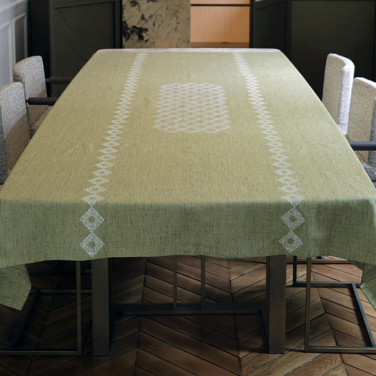 Nappe en lin épais vert anis - Impression au Tampon et Broderie Aghabani