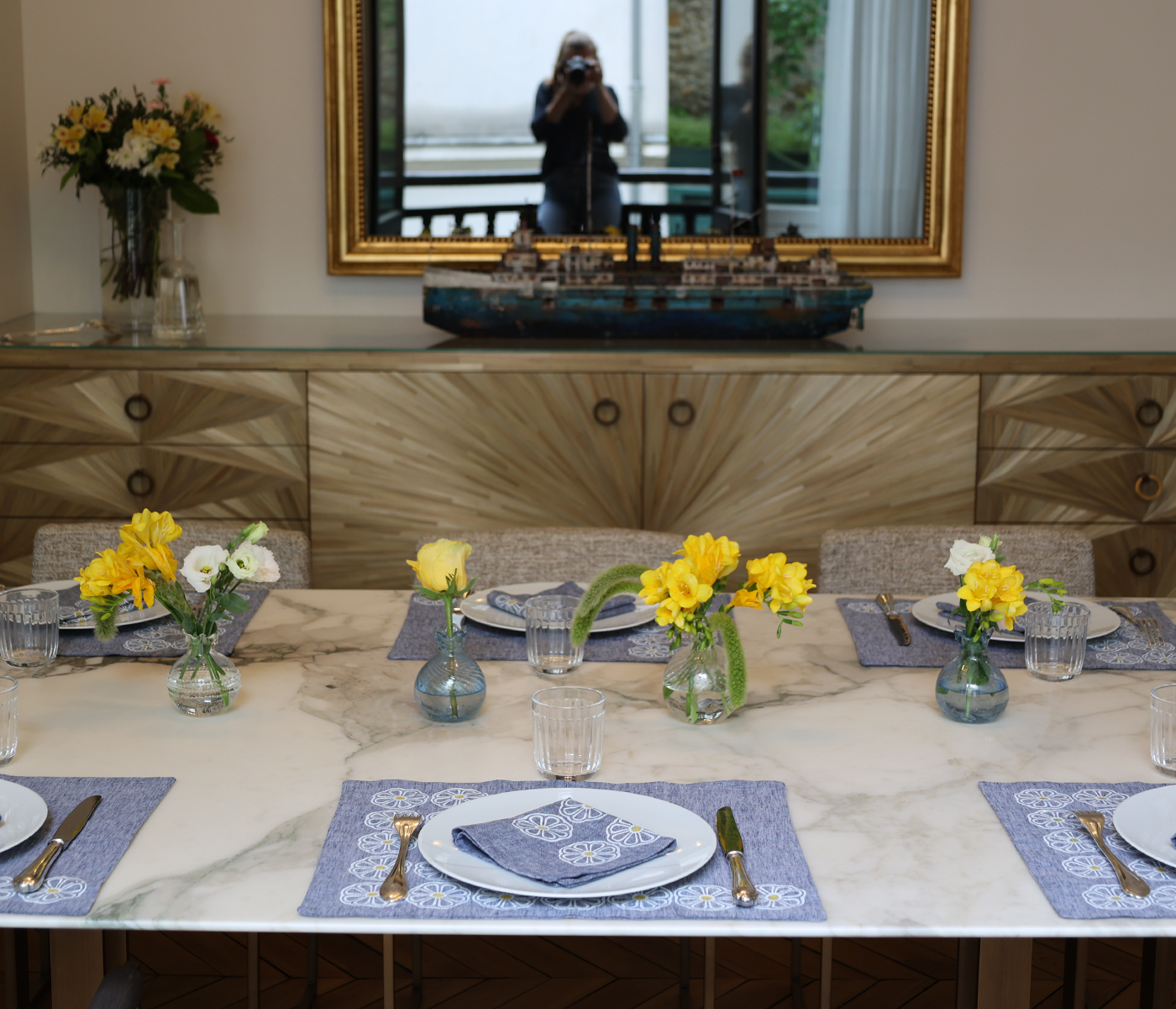 Handcrafted Blue Jean Linen Placemat with White Daisies | Perfect for Garden Parties | Ethical & Sustainable by Beyt