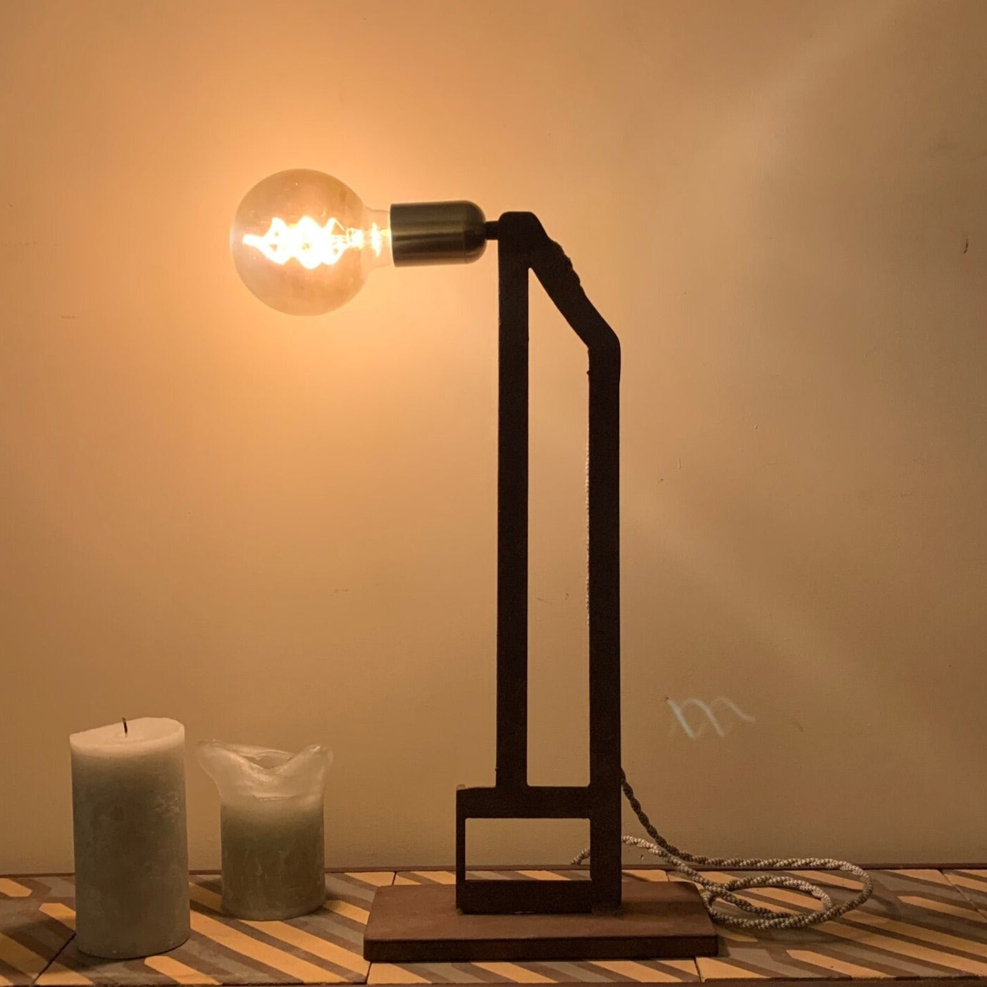 Lampe de bureau en fer forgé Skyline