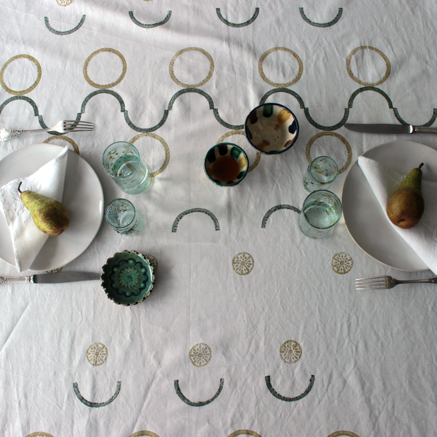 Heritage-Inspired Circle Printed Tablecloth: A Sustainable Addition to Your Table Setting