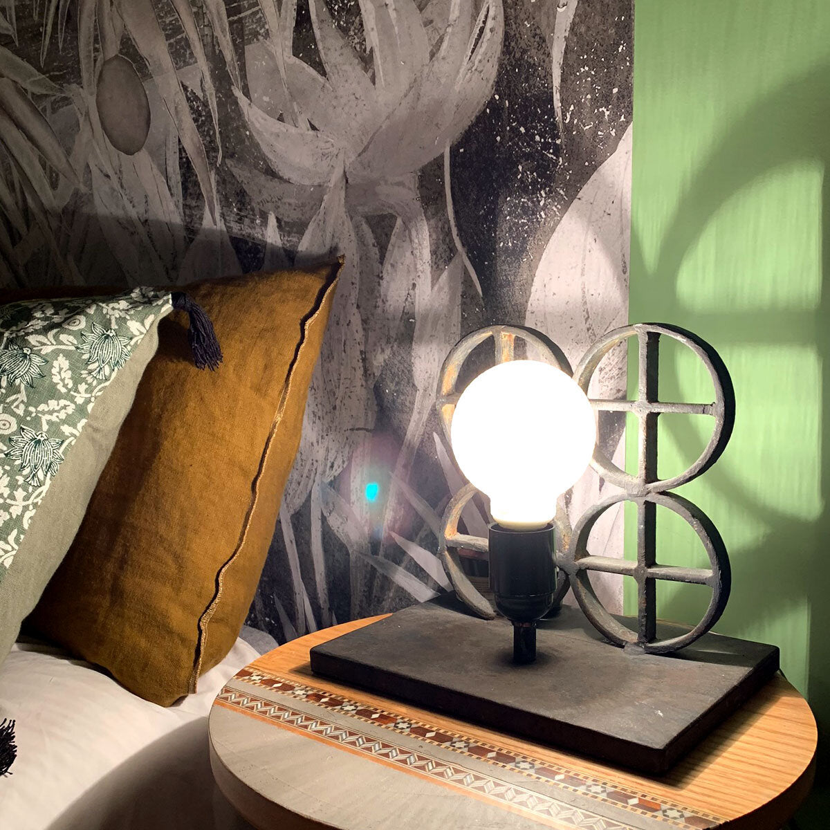 Lampe à poser en fer forgé recyclé Dots
