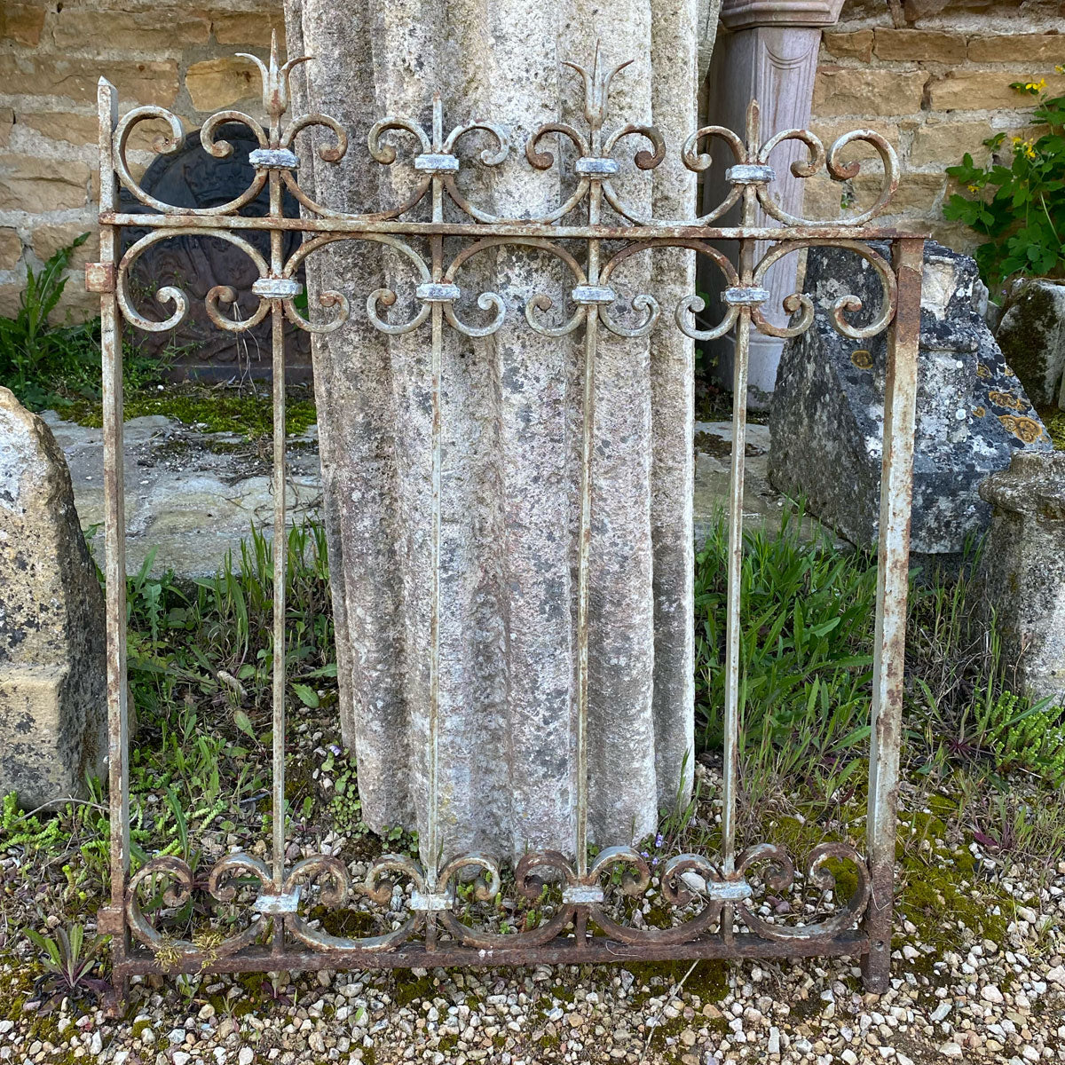 Bougeoir en fer forgé antique Lys