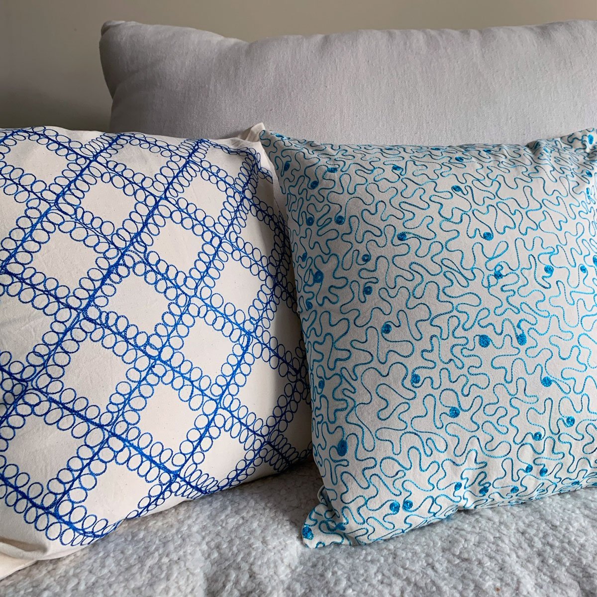 Embroidered throw pillow cover Scoubidou Blue