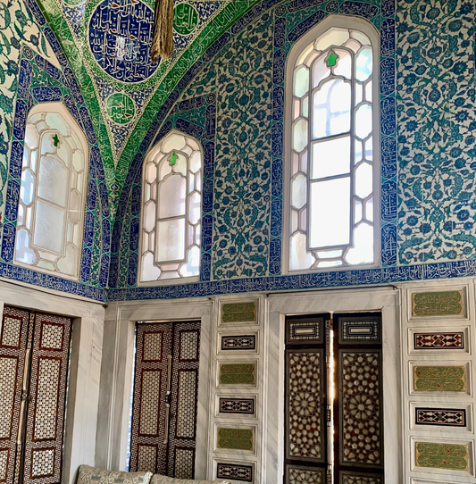 Iznik tiles, Fatih Sarayburnu, Istanbul, photo Bénédicte de Vanssay Moubarak