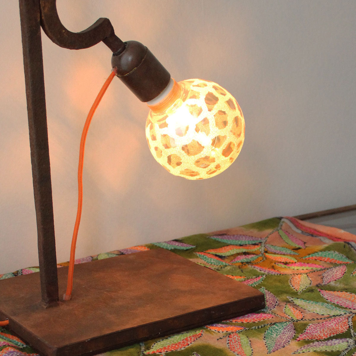 Pure Iron Curve Desk Lamp