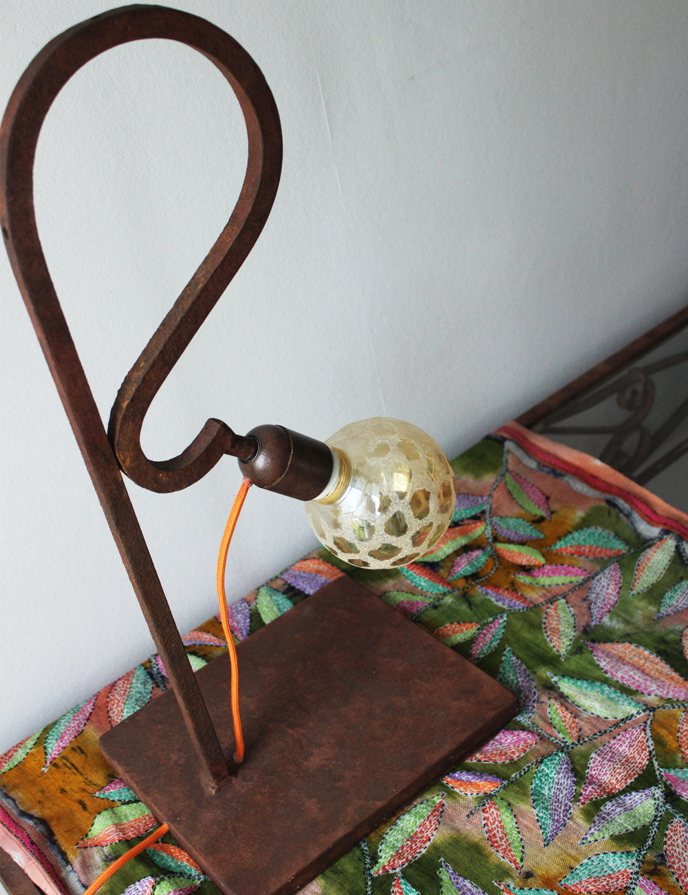 Pure Iron Curve Desk Lamp