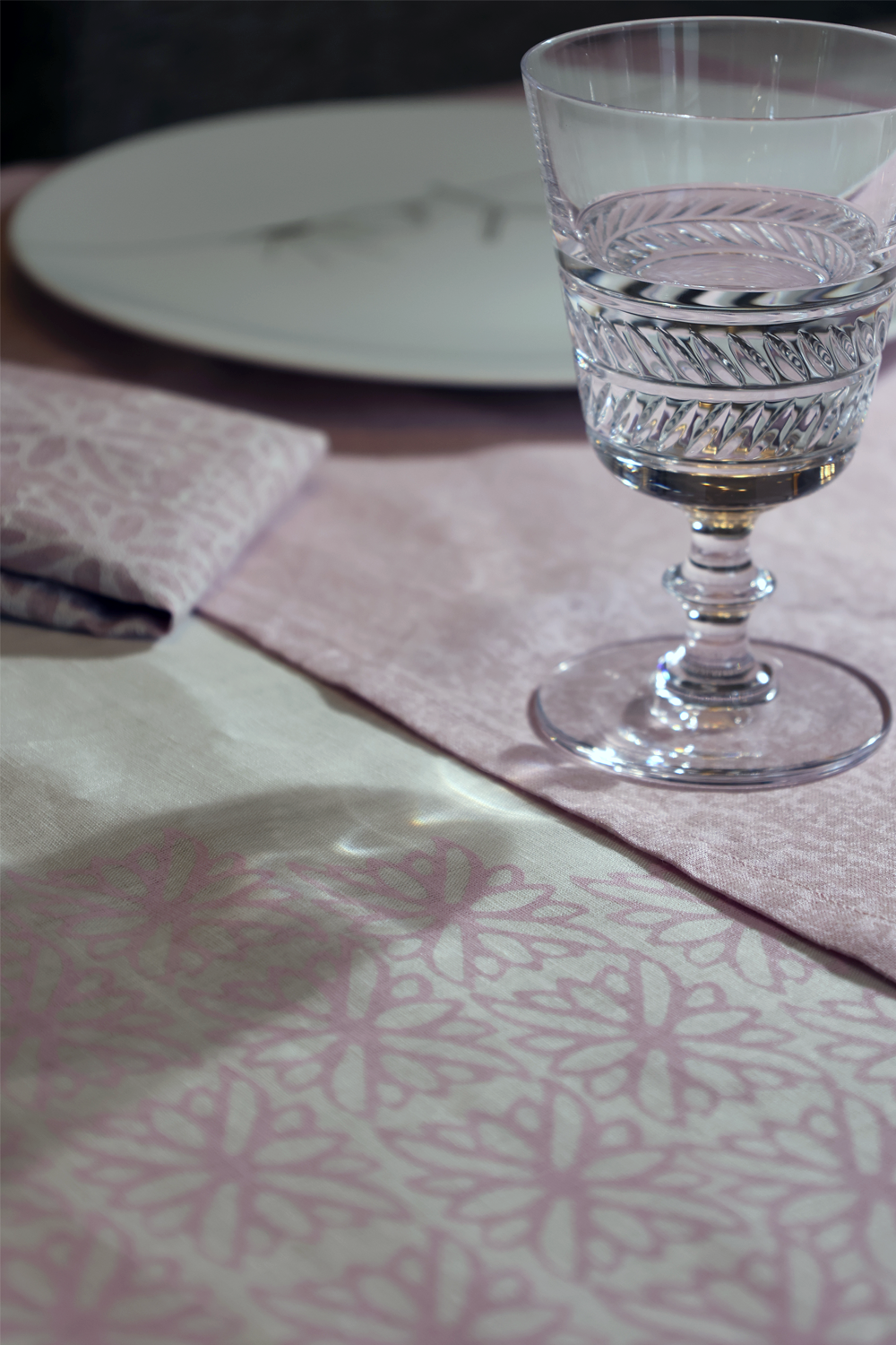 Handmade Linen tablecloth Lilac [beyt] by 2bdesign