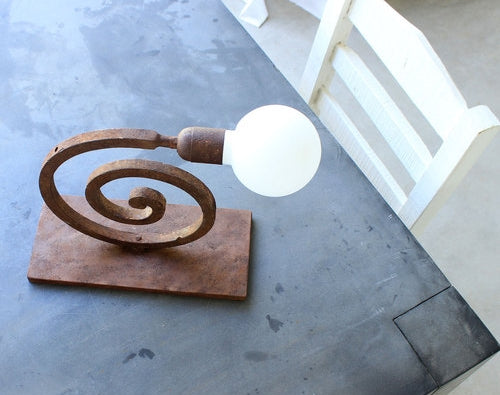 cute small table lamp with snail shape 