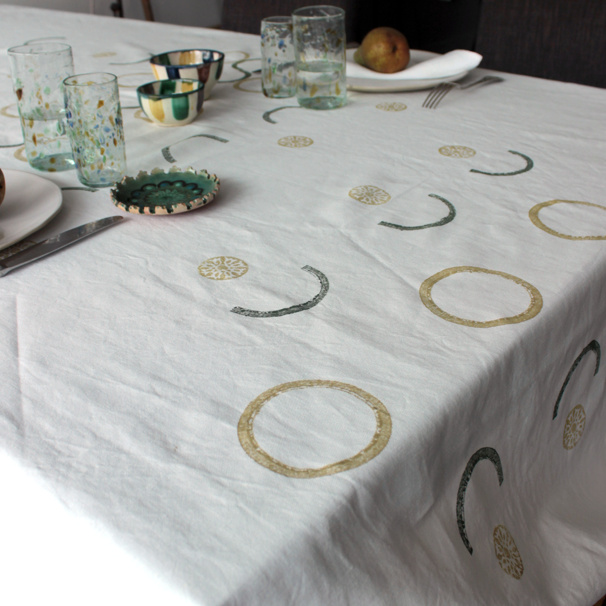 Heritage-Inspired Circle Printed Tablecloth: A Sustainable Addition to Your Table Setting