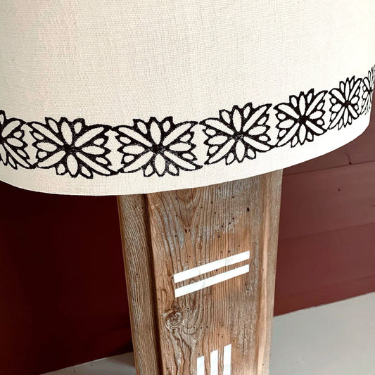 Lampe bois et nacre Graphic