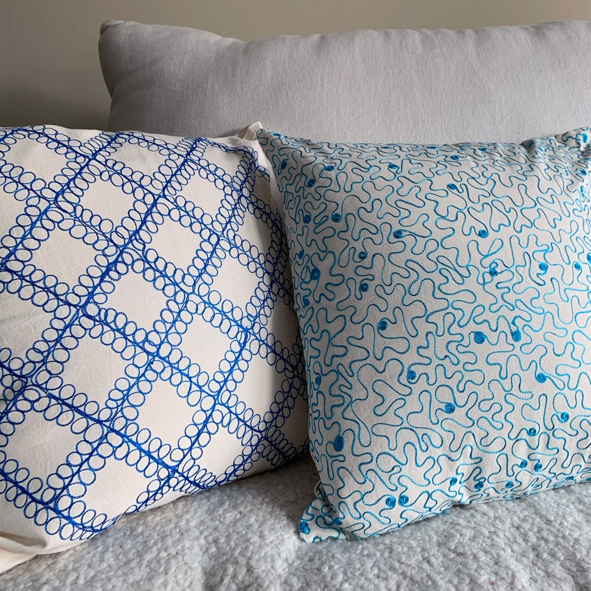 Hand embroidered pillowcase Losange in Blue