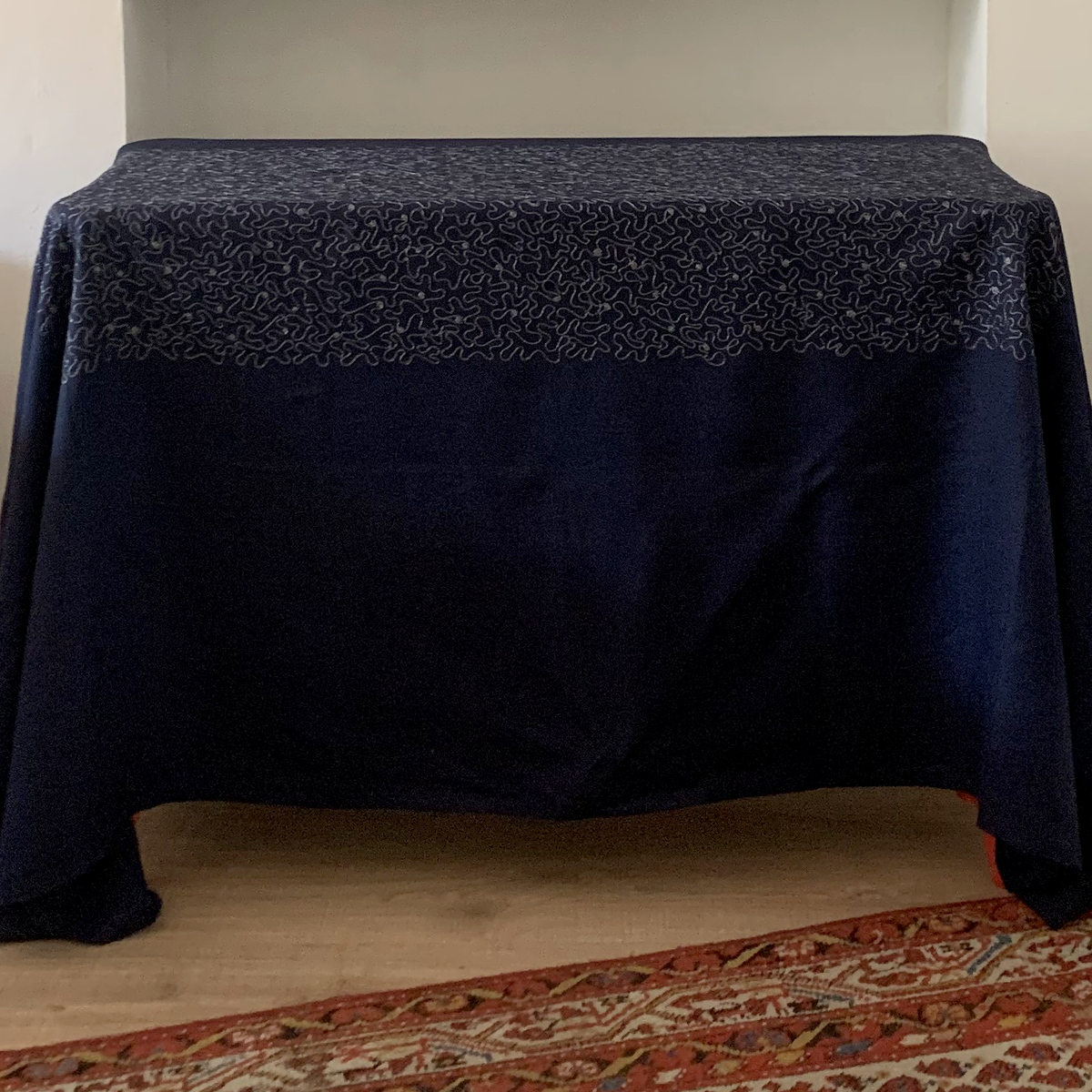 Starry Night: Navy Blue Tablecloth with Intricate Embroidery