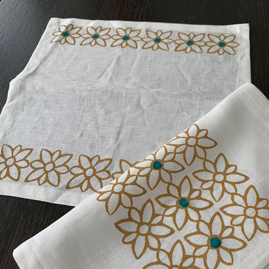 serviettes de table en lin blanc et ocre