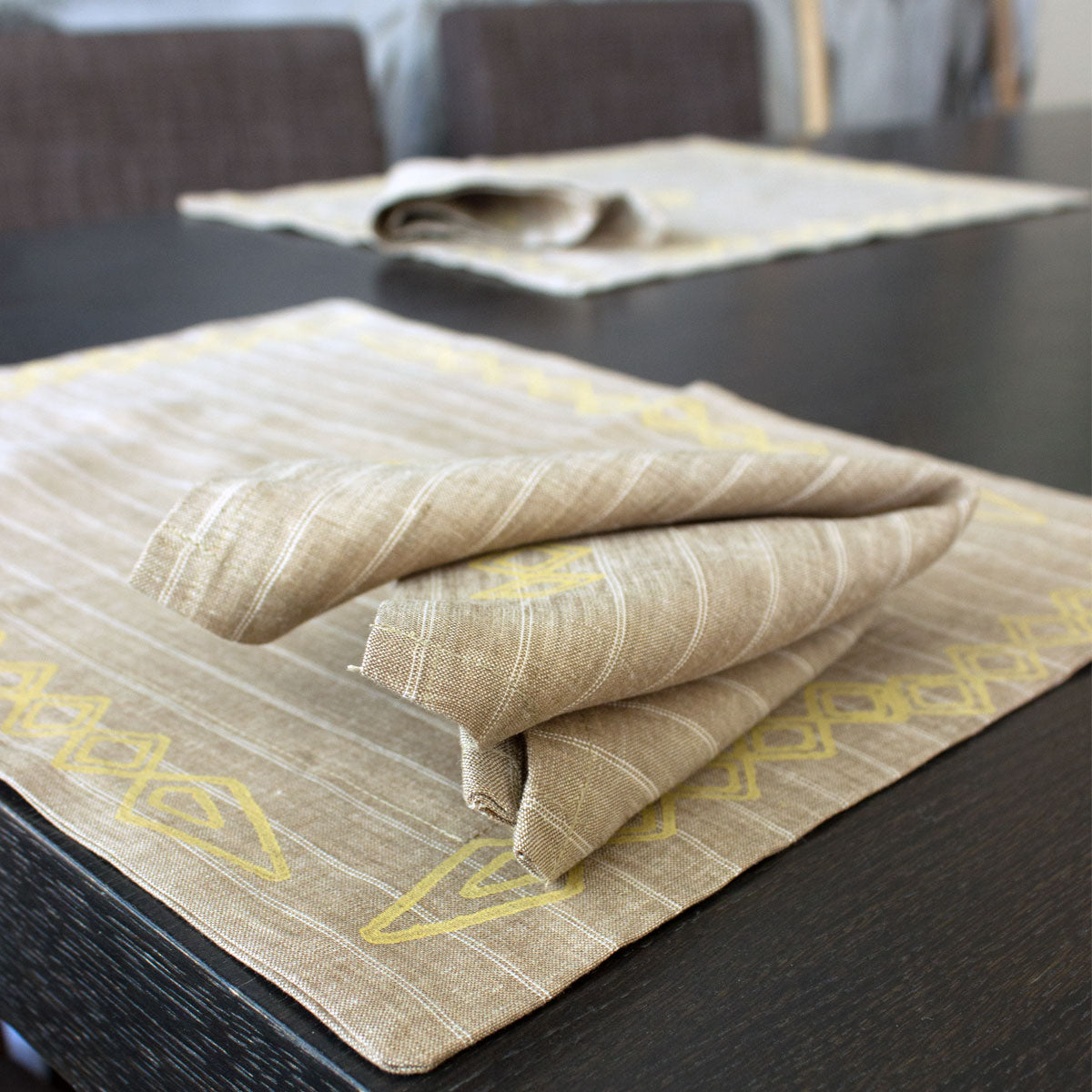 Printed Italian linen placemats Arrows